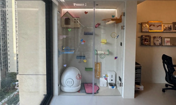 贵阳一小哥的“阳台猫房”火了：不担心猫拆家掉毛，还不浪费面积